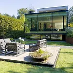 Luxurious 1000m2 With Garden And Pool * Brussel