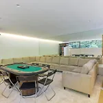 Luxurious 1000m2 With Garden And Pool Bruxelles