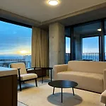 Beautiful With Panoramic View Of Center With Roof Terrace 公寓 *