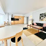 5 Min From Grand Place 1 Bedroom Apt Renovated!