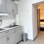 Calme Avec Jardin & Terrasse Metro Direct Centre De Apartment