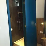 Midi 81 Hostal