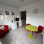 Calme Avec Jardin & Terrasse Metro Direct Centre De Apartment Brüssel