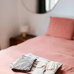 Slow Moments In Apartman *