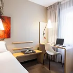 Ibis Centre