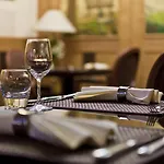 Le Chatelain Hotel