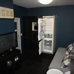 Apartment J And R *