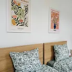 The Experience - 2 Bedroom Bright, Spacious &