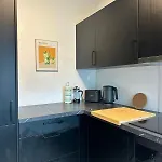 The Experience - 2 Bedroom Bright, Spacious & Brussel