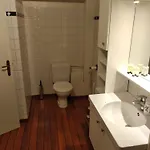 Modern Half-basement 1br Near Montgomery & Vub *
