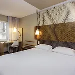 Ibis Centre Hotel 3*