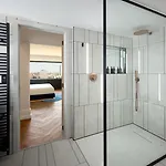 Cardo Brussels, Autograph Collection 4*