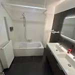 Stylish, Modern & Spacious In Apartment