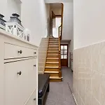 Et Dans Un Immeuble * Bruxelas