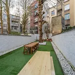 Euro Edens Cosy Historic In Jacuzzi, Garden, Location 3* Брюссель