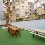 Euro Edens Cosy Historic In Jacuzzi, Garden, Location Гостевой дом Брюссель