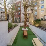 Euro Edens Cosy Historic In Jacuzzi, Garden, Location Гостевой дом