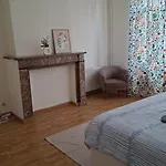 Et Dans Un Immeuble Quarto em Acomodações Particulares *