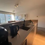 With 2 Bedrooms - Sleeps 6 Апартаменты