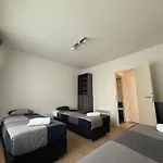 Stunning With 2 Bedrooms - Sleeps 6 Brussels