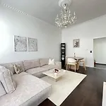 Appartement Beautiful With Jacuzzi *