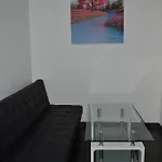 Luxurious * Βρυξέλλες
