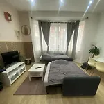 Modern In Molenbeek-saint-jean / 77 M² / Parking Brussels
