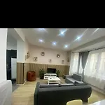 Modern In Molenbeek-saint-jean / 77 M² / Parking Apartment