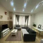 Modern In Molenbeek-saint-jean / 77 M² / Parking