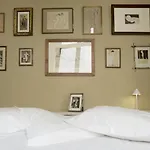 Les Du Vaudeville Hotel