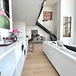 Frühstückspension Penthouse Skyline Penthouse 220 M2 Of Refined Elegance 3*