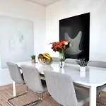 Skyline Luxury Penthouse In 220 M2 Of Elegance Bed & Breakfast 4*