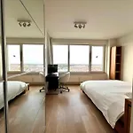 Suite Penthouse Brussels Skyline Penthouse Suite 220 M2 Of Refined Elegance Suite 3* Brusel