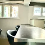 6 Min To Manneken Pis 3 Min To The Grand-place & Sleeps 6 Apartmán