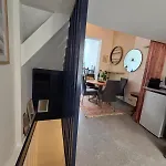 Industrial-style Loft With Mezzanine Bedroom In Prime Area Brusel