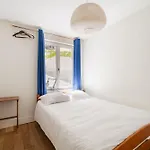 Comfortable And Quiet Brusel