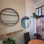 Apartmán Industrial-style Loft With Mezzanine Bedroom In Prime Area *
