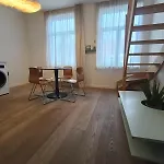 Duplex In The Center, Comfort