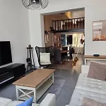 Industrial-style Loft With Mezzanine Bedroom In Prime Area Apartmán Brusel