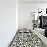 Family Cosy For Up To 9 Guests Near Midi Station Apartmán *