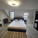 Luxury Triplex Stylish 2br In Appartement *