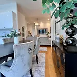 Apartmán Family Cosy For Up To 9 Guests Near Midi Station
