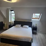 Luxury Triplex Stylish 2br In *