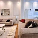 Family Cosy For Up To 9 Guests Near Midi Station
