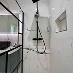 Family Cosy For Up To 9 Guests Near Midi Station Apartmán *