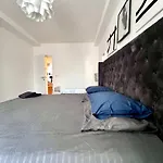 Family Cosy For Up To 9 Guests Near Midi Station Apartmán