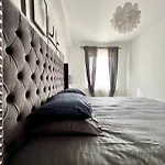 Family Cosy For Up To 9 Guests Near Midi Station *