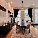 Family Cosy For Up To 9 Guests Near Midi Station Apartmán