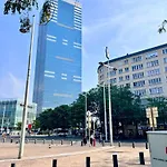 Apartmán Family Cosy For Up To 9 Guests Near Midi Station *