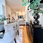 Family Cosy For Up To 9 Guests Near Midi Station Apartmán Brusel